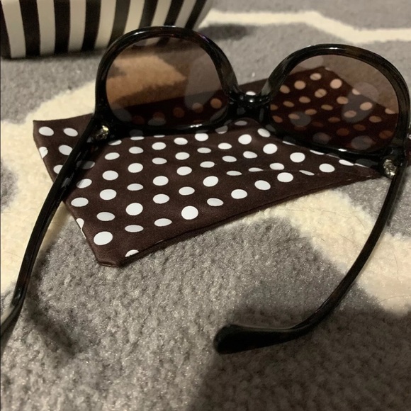Henri Bendel Sunglasses - Picture 2 of 5
